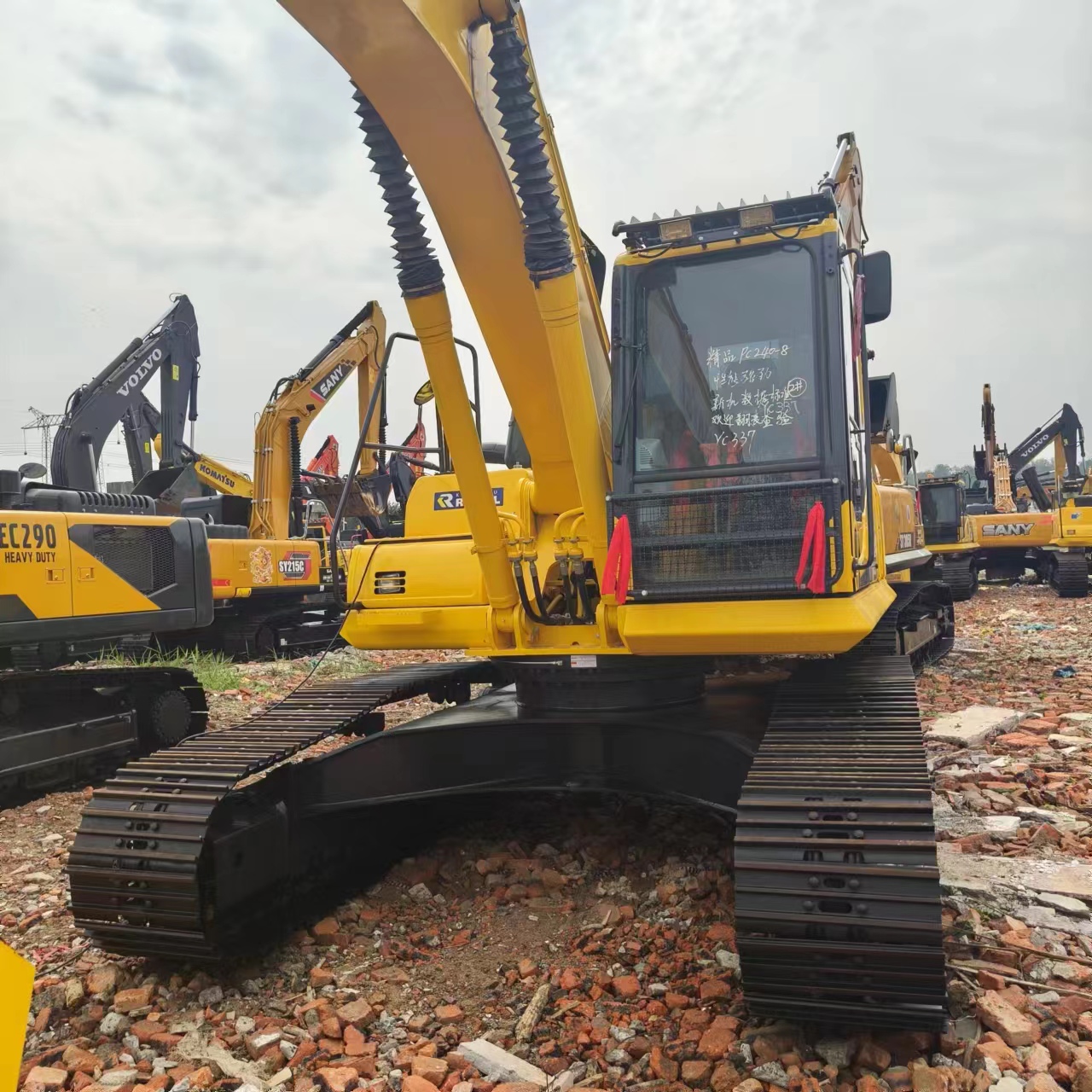 KOMATSU PC240 - Гусеничный экскаватор: фото 3 KOMATSU PC240 - Гусеничный экскаватор: фото 3