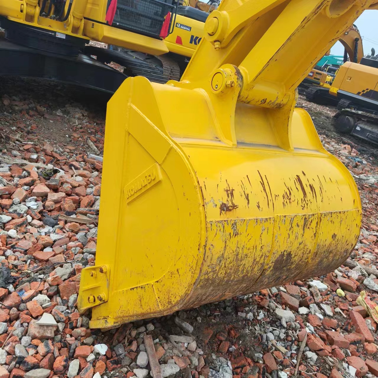 KOMATSU PC240 - Гусеничный экскаватор: фото 4 KOMATSU PC240 - Гусеничный экскаватор: фото 4