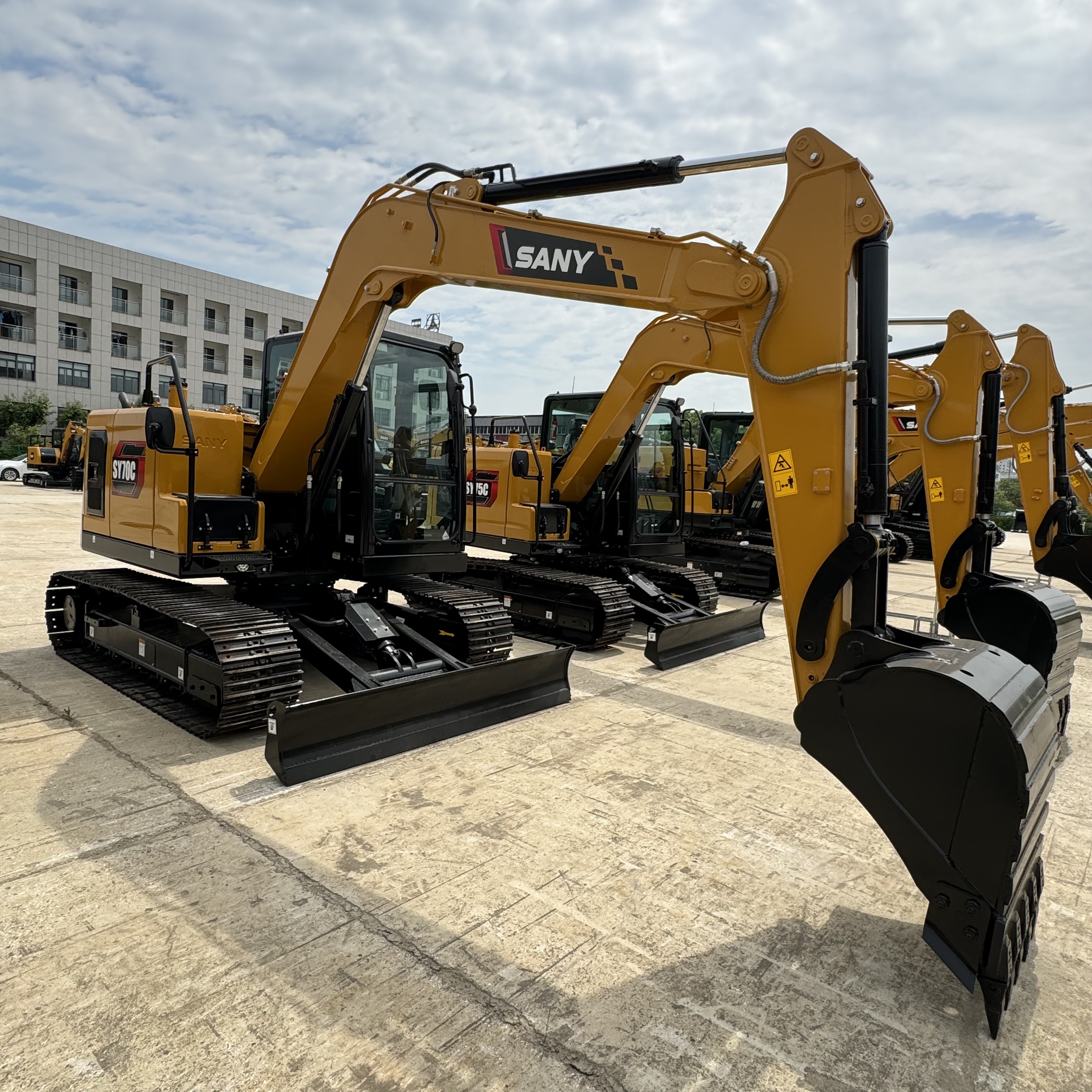 SANY SY70C - Гусеничный экскаватор: фото 3 SANY SY70C - Гусеничный экскаватор: фото 3