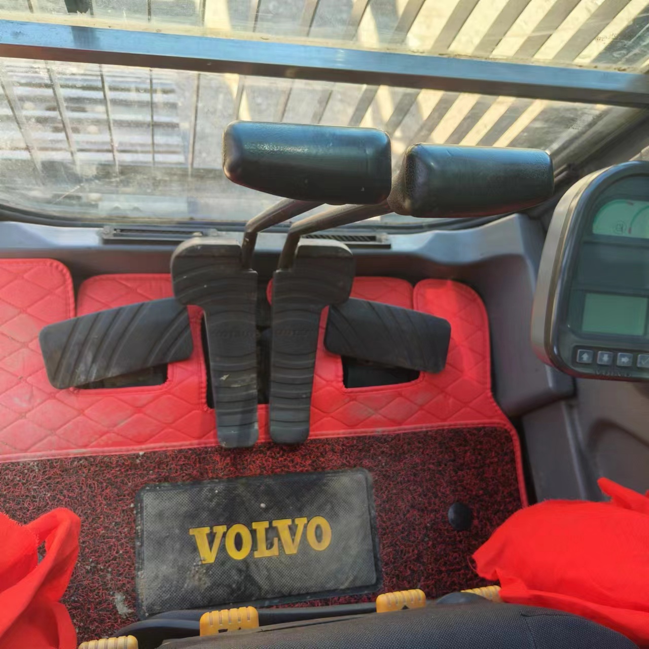 Гусеничный экскаватор VOLVO EC290: фото 9