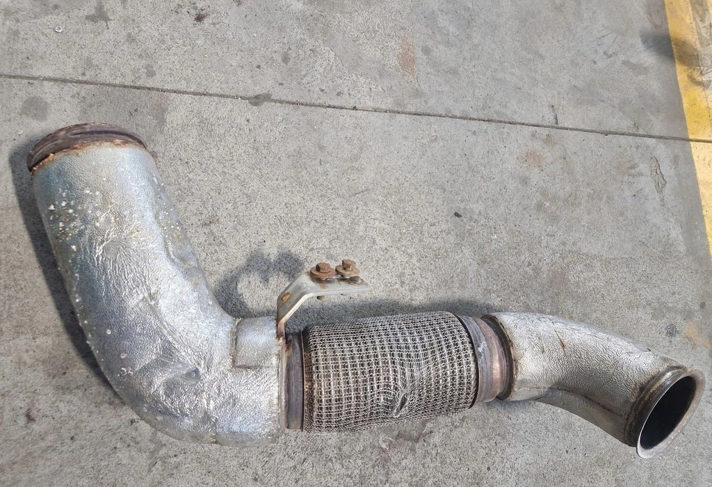 FORD FC46-5A212-AA - Выхлопная труба: фото 2 FORD FC46-5A212-AA - Выхлопная труба: фото 2