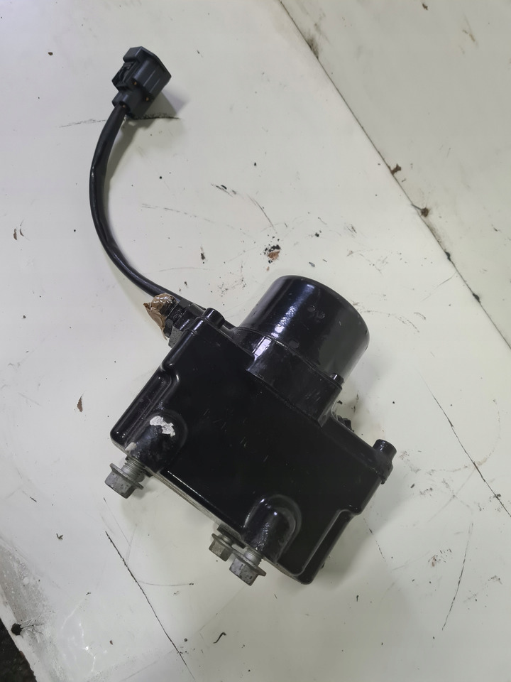 FORD POMPKA PODNOSZENIA KABINY ELEKTRYCZNA FORD F-MAX 500 TRUCKS - Подвеска кабины для Грузовиков: фото 3 FORD POMPKA PODNOSZENIA KABINY ELEKTRYCZNA FORD F-MAX 500 TRUCKS - Подвеска кабины для Грузовиков: фото 3