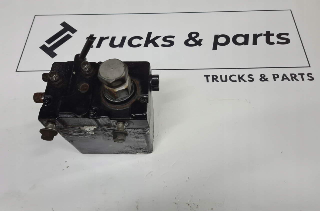 FORD POMPKA PODNOSZENIA KABINY FORD F-MAX 500 TRUCKS - Подвеска кабины для Грузовиков: фото 2 FORD POMPKA PODNOSZENIA KABINY FORD F-MAX 500 TRUCKS - Подвеска кабины для Грузовиков: фото 2