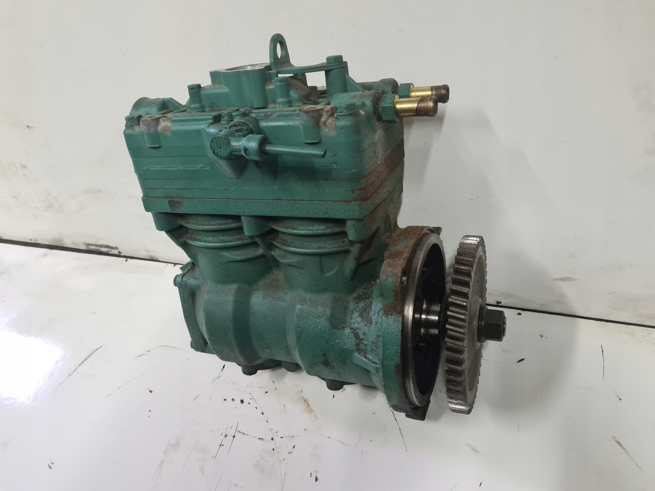 KNORR-BREMSE SPRĘŻARKA KOMPRESOR POWIETRZA RENAULT GAMA T EVO VOLVO FH 5 FM 5 ORYGINAŁ - Пневмокомпрессор для Грузовиков: фото 1 KNORR-BREMSE SPRĘŻARKA KOMPRESOR POWIETRZA RENAULT GAMA T EVO VOLVO FH 5 FM 5 ORYGINAŁ - Пневмокомпрессор для Грузовиков: фото 1