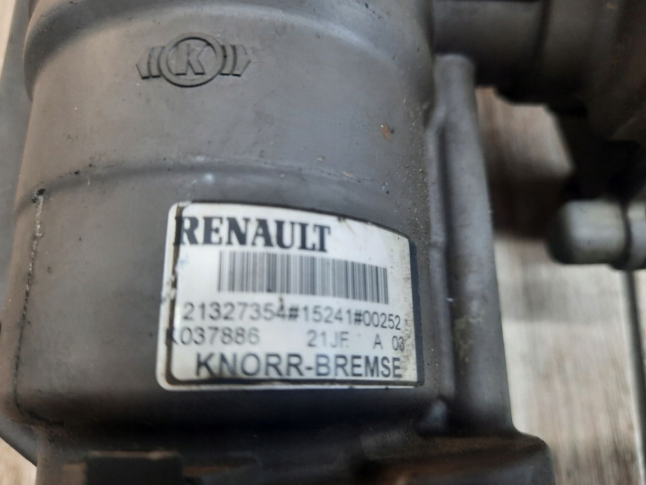 KNORR-BREMSE ZAWÓR NACZEPOWY EBS EUROPA RENAULT GAMA T C K RANGE MIDLUM D - Тормозной клапан для Грузовиков: фото 3 KNORR-BREMSE ZAWÓR NACZEPOWY EBS EUROPA RENAULT GAMA T C K RANGE MIDLUM D - Тормозной клапан для Грузовиков: фото 3