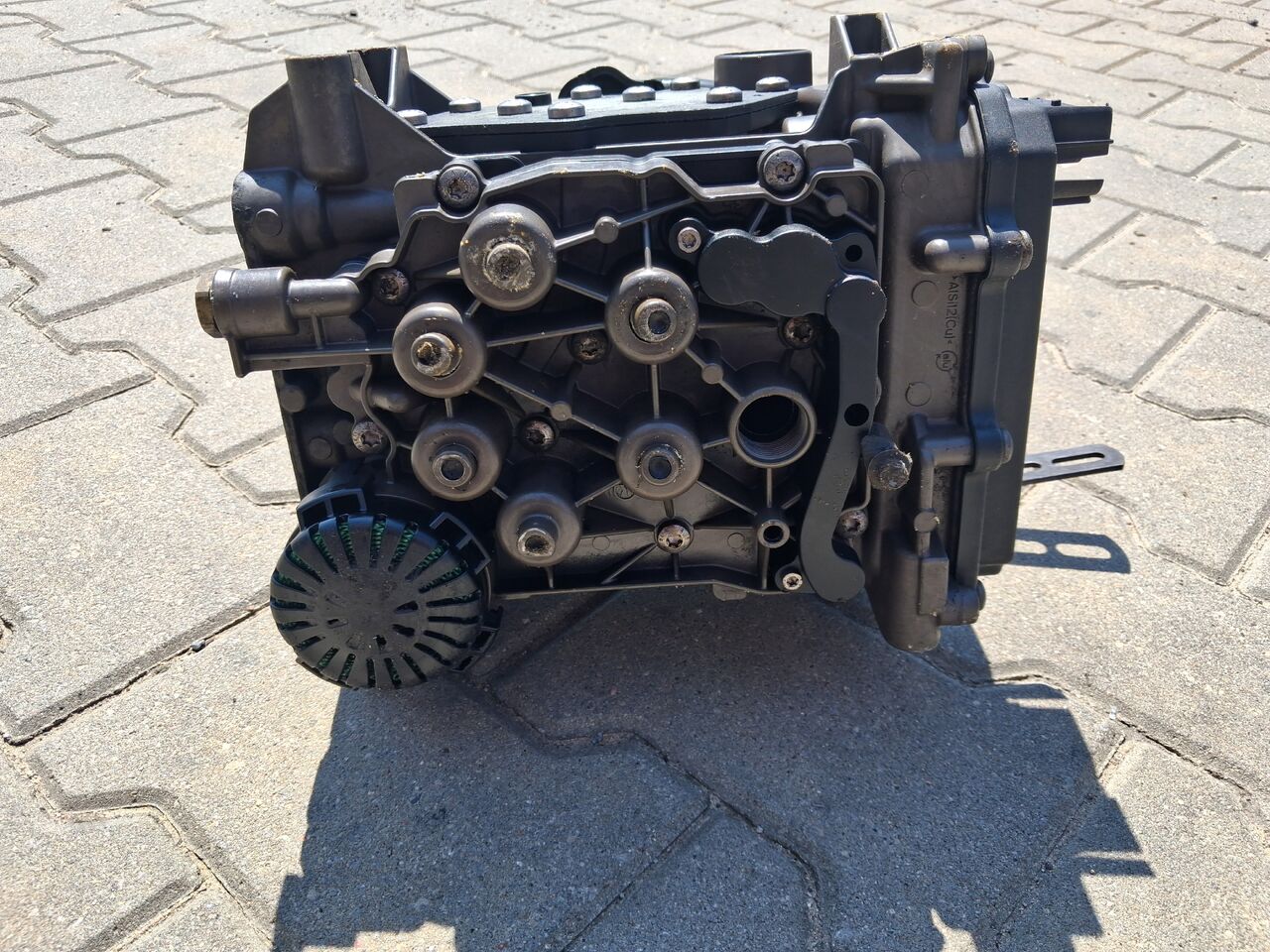 KNORR-BREMSE ZAWÓR OSUSZACZ POWIETRZA APM RENAULT GAMA T C K RANGE EURO 6 - Детали тормозной системы для Грузовиков: фото 4 KNORR-BREMSE ZAWÓR OSUSZACZ POWIETRZA APM RENAULT GAMA T C K RANGE EURO 6 - Детали тормозной системы для Грузовиков: фото 4