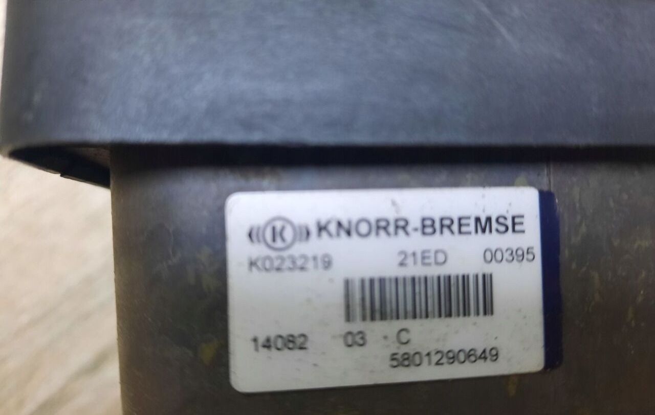 KNORR-BREMSE ZAWÓR PRZÓD MODULATOR EBS VOLVO FH FM RENAULT DXI - Тормозной клапан для Грузовиков: фото 3 KNORR-BREMSE ZAWÓR PRZÓD MODULATOR EBS VOLVO FH FM RENAULT DXI - Тормозной клапан для Грузовиков: фото 3