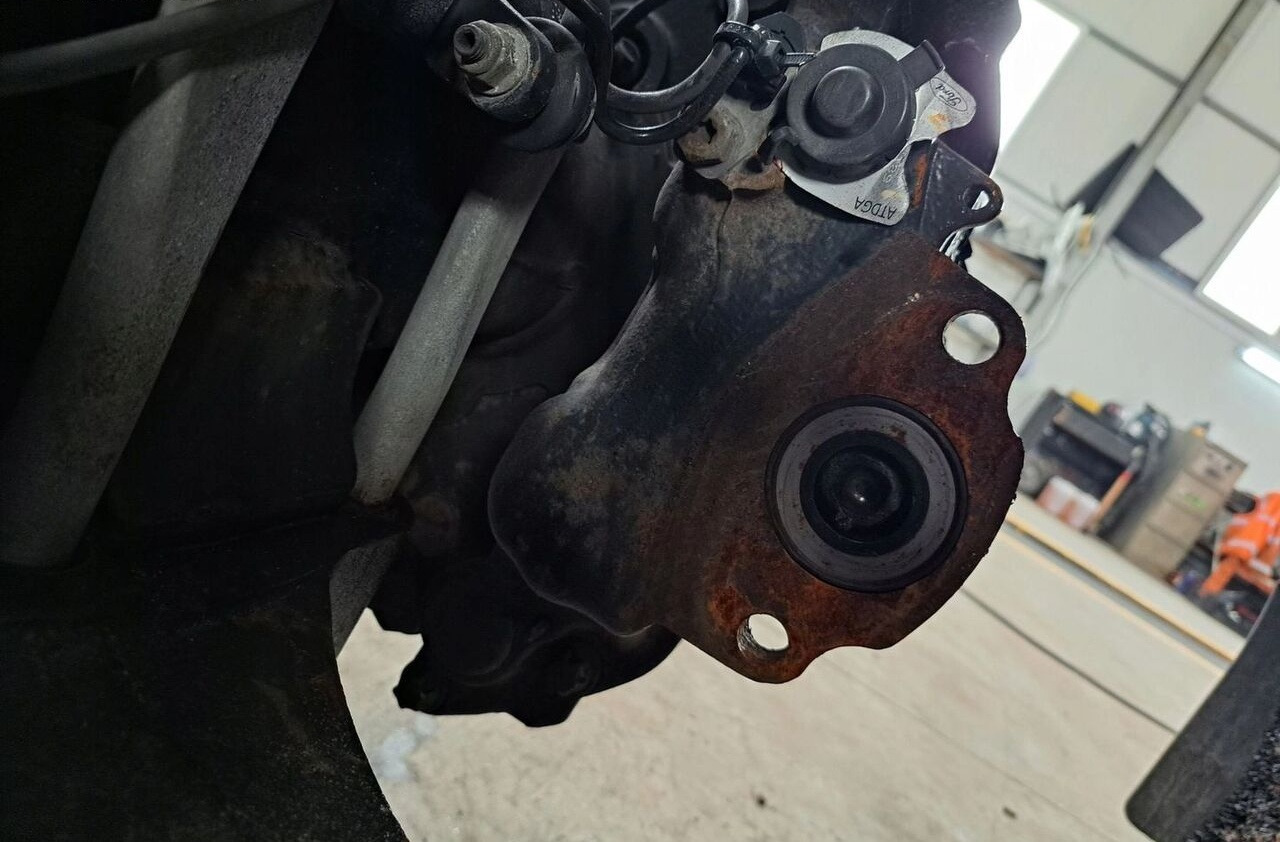 MERITOR ZACISK HAMULCOWY MERITOR PRAWY LUB LEWY TYŁ FORD F-MAX CARGO - Тормозной суппорт для Грузовиков: фото 2 MERITOR ZACISK HAMULCOWY MERITOR PRAWY LUB LEWY TYŁ FORD F-MAX CARGO - Тормозной суппорт для Грузовиков: фото 2