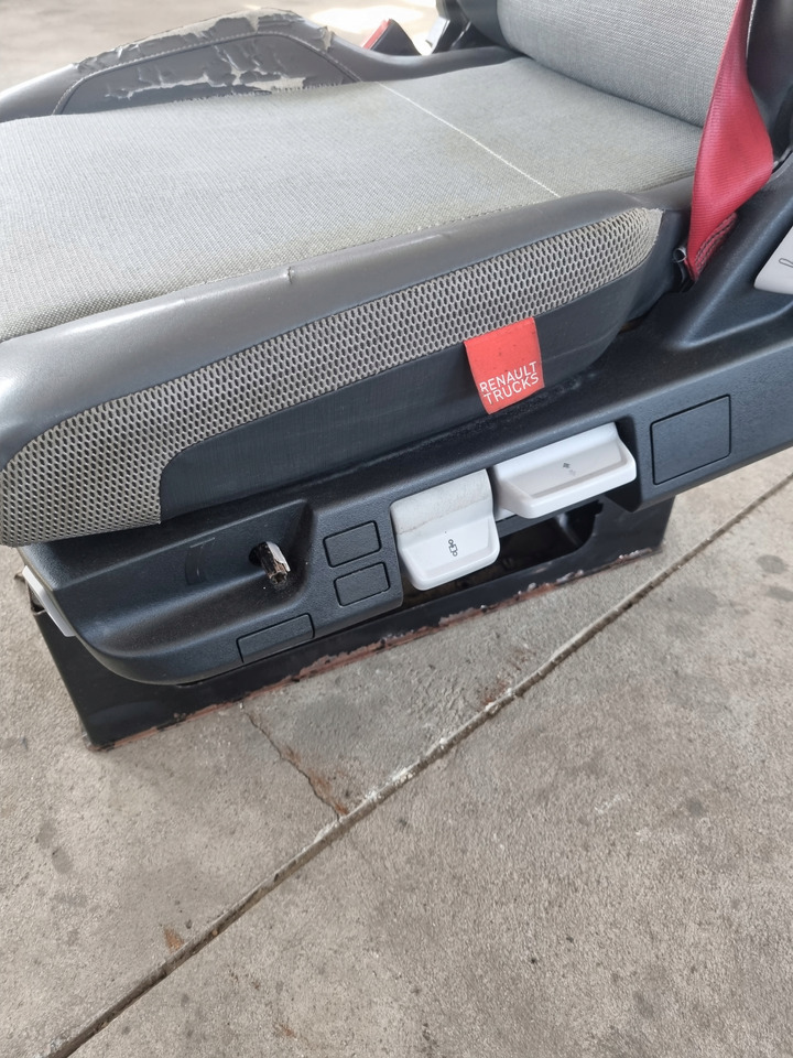 RENAULT FOTEL LEWY SIEDZENIE KIEROWCY RENAULT RANGE GAMA T C K - Сиденье для Грузовиков: фото 4 RENAULT FOTEL LEWY SIEDZENIE KIEROWCY RENAULT RANGE GAMA T C K - Сиденье для Грузовиков: фото 4