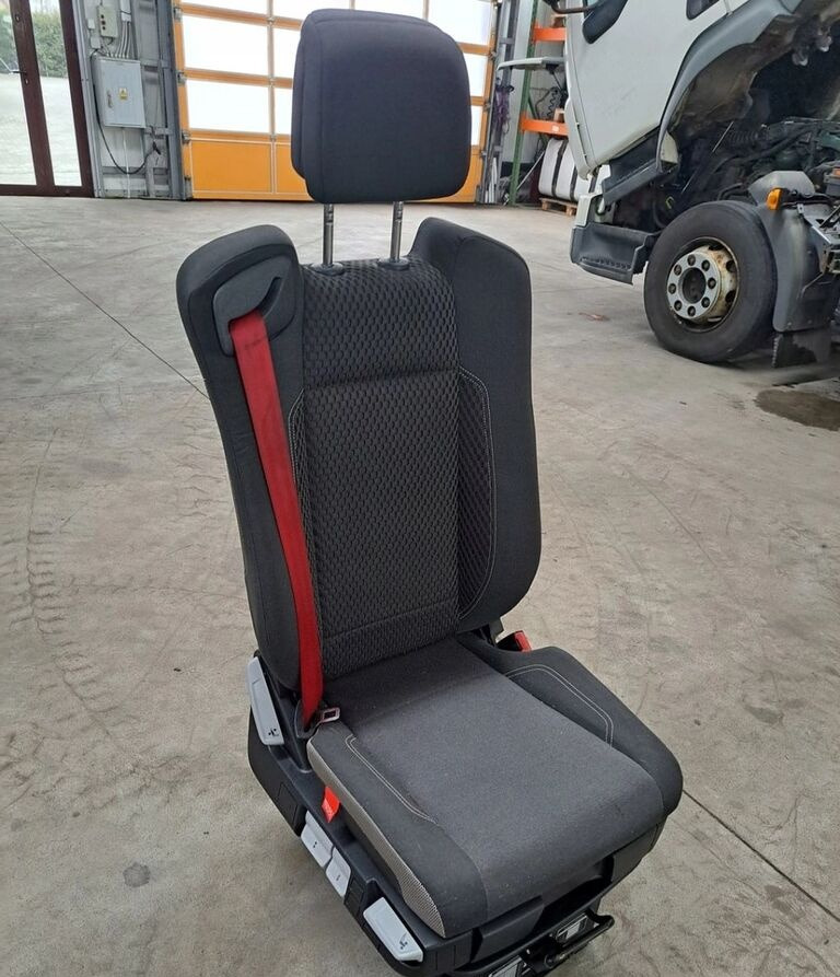 RENAULT FOTEL SIEDZENIE PASAŻERA RENAULT RANGE GAMA T C K - Сиденье для Грузовиков: фото 1 RENAULT FOTEL SIEDZENIE PASAŻERA RENAULT RANGE GAMA T C K - Сиденье для Грузовиков: фото 1