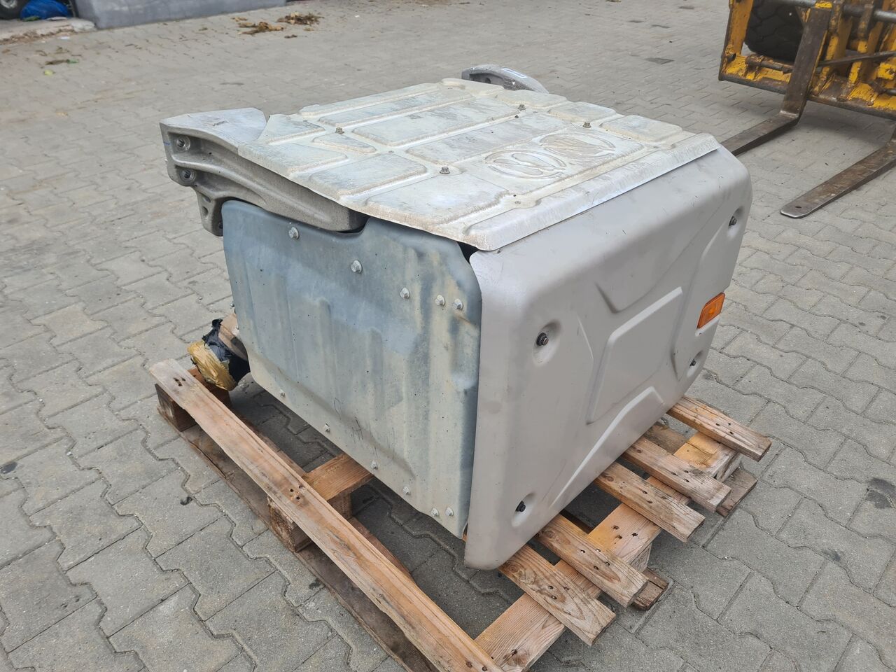 RENAULT KATALIZATOR TŁUMIK DPF FILTR RENAULT GAMA T EVO VOLVO FH 5 FM 5 NOWY MODEL - Катализатор для Грузовиков: фото 2 RENAULT KATALIZATOR TŁUMIK DPF FILTR RENAULT GAMA T EVO VOLVO FH 5 FM 5 NOWY MODEL - Катализатор для Грузовиков: фото 2