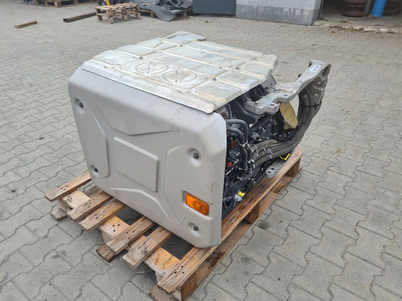RENAULT KATALIZATOR TŁUMIK DPF FILTR RENAULT GAMA T EVO VOLVO FH 5 FM 5 NOWY MODEL - Катализатор для Грузовиков: фото 1 RENAULT KATALIZATOR TŁUMIK DPF FILTR RENAULT GAMA T EVO VOLVO FH 5 FM 5 NOWY MODEL - Катализатор для Грузовиков: фото 1