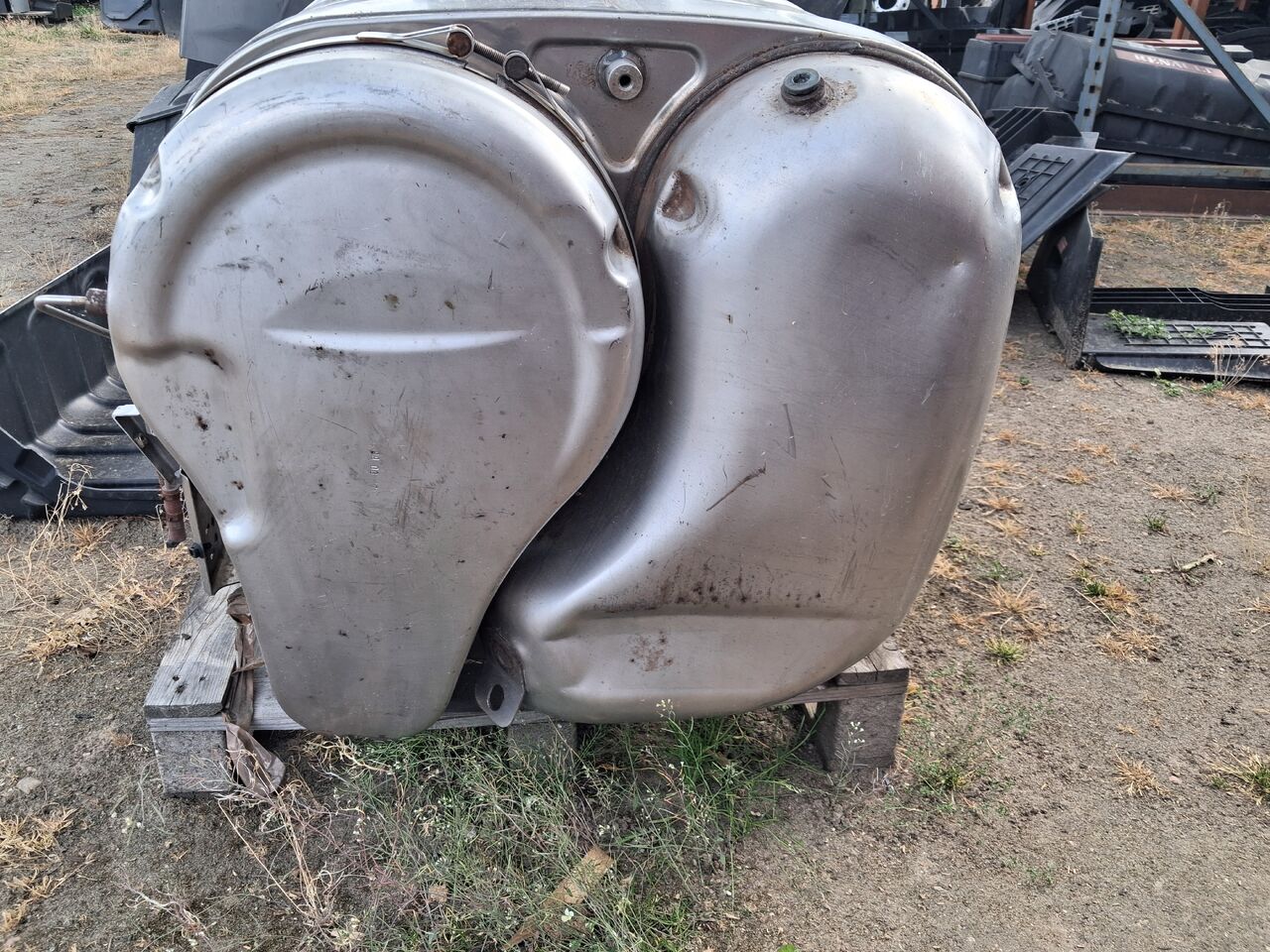 RENAULT KATALIZATOR TŁUMIK DPF FILTR VOLVO FH 4 FM 4 RENAULT GAMA T RANGE. - Катализатор для Грузовиков: фото 2 RENAULT KATALIZATOR TŁUMIK DPF FILTR VOLVO FH 4 FM 4 RENAULT GAMA T RANGE. - Катализатор для Грузовиков: фото 2