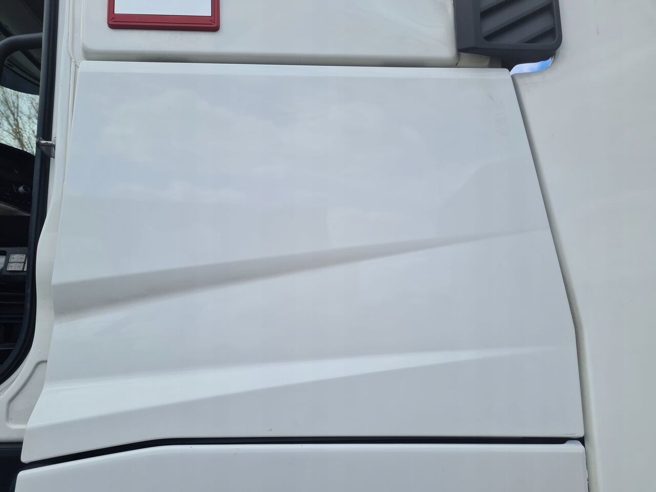 RENAULT KLAPA SCHOWKA DRZWICZKI LEWE RENAULT GAMA T HIGH WYSOKA KABINA - Кузов и экстерьер для Грузовиков: фото 2 RENAULT KLAPA SCHOWKA DRZWICZKI LEWE RENAULT GAMA T HIGH WYSOKA KABINA - Кузов и экстерьер для Грузовиков: фото 2