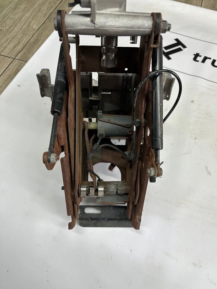 RENAULT MECHANIZM REGULACJI KIEROWNICY RENAULT GAMA RANGE T - Кабина и интерьер для Грузовиков: фото 5 RENAULT MECHANIZM REGULACJI KIEROWNICY RENAULT GAMA RANGE T - Кабина и интерьер для Грузовиков: фото 5