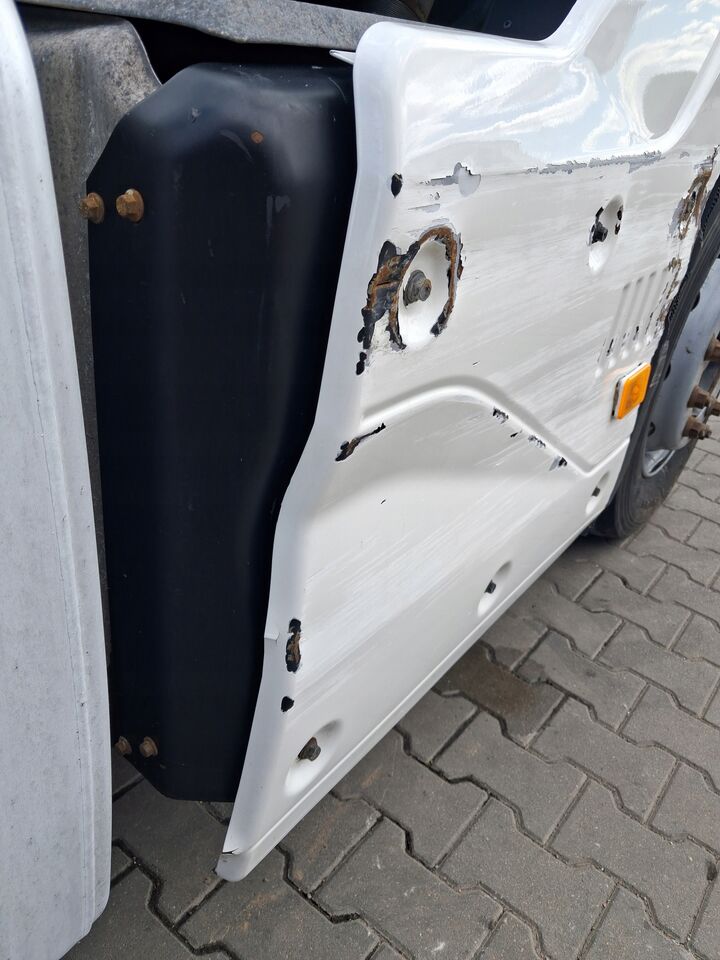 RENAULT OSŁONA BLACHA KATALIZATORA TŁUMIKA BOCZNA RENAULT GAMA T C RANGE - Кузов и экстерьер для Грузовиков: фото 2 RENAULT OSŁONA BLACHA KATALIZATORA TŁUMIKA BOCZNA RENAULT GAMA T C RANGE - Кузов и экстерьер для Грузовиков: фото 2