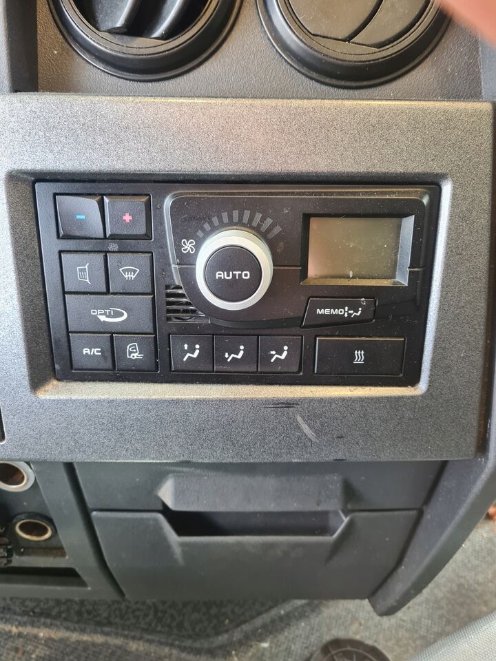 RENAULT PANEL OGRZEWANIA KLIMATYZACJI RENAULT GAMA T RANGE - Отопление/ Вентиляция для Грузовиков: фото 2 RENAULT PANEL OGRZEWANIA KLIMATYZACJI RENAULT GAMA T RANGE - Отопление/ Вентиляция для Грузовиков: фото 2