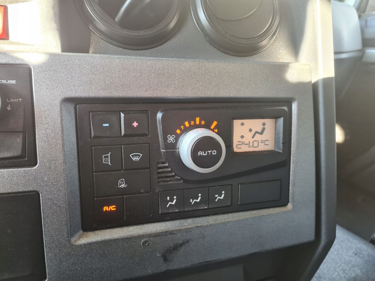 RENAULT PANEL OGRZEWANIA KLIMATYZACJI RENAULT GAMA T RANGE - Отопление/ Вентиляция для Грузовиков: фото 1 RENAULT PANEL OGRZEWANIA KLIMATYZACJI RENAULT GAMA T RANGE - Отопление/ Вентиляция для Грузовиков: фото 1