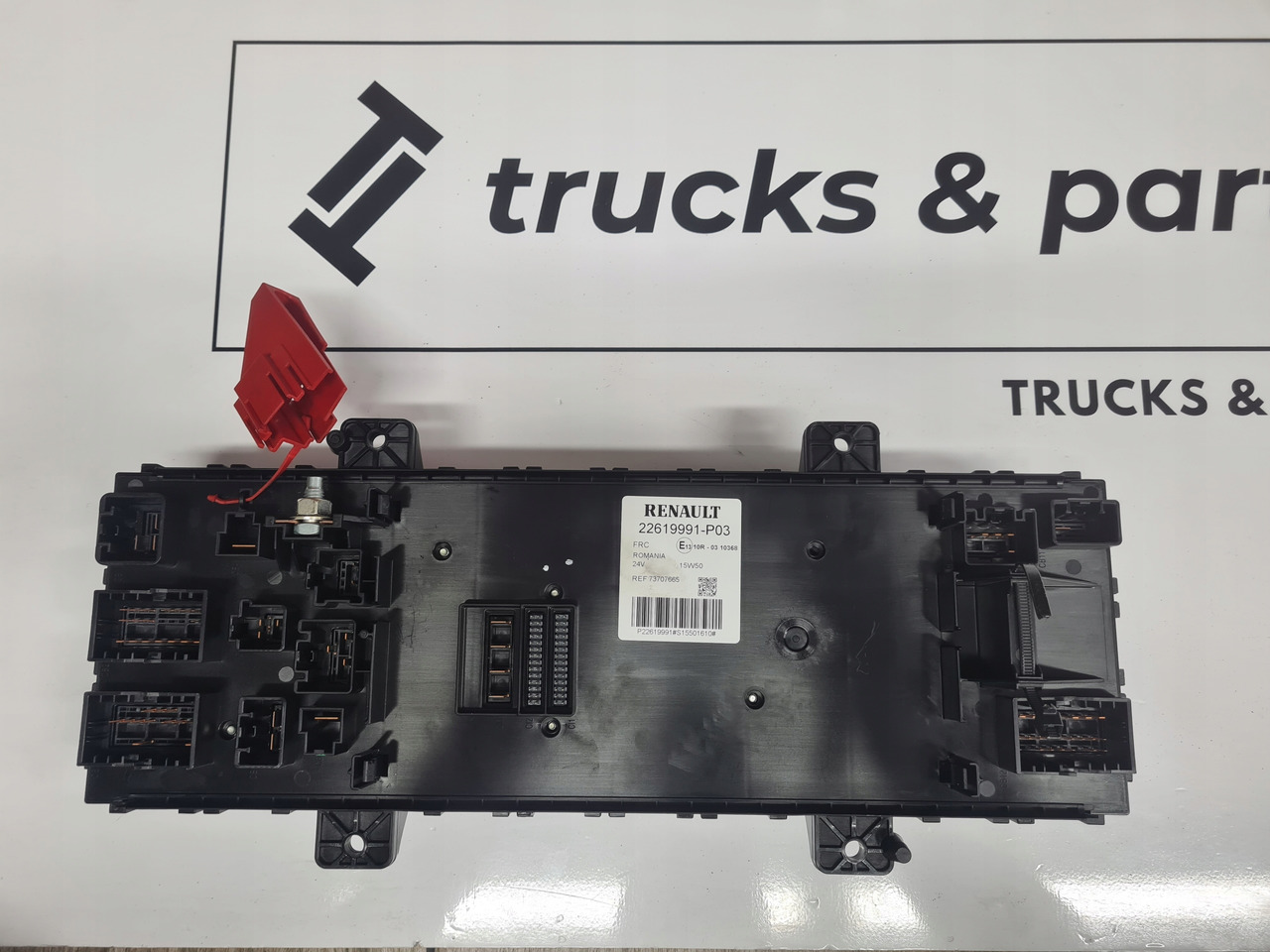 RENAULT PŁYTA BEZPIECZNIKÓW SKRZYNKA RENAULT GAMA T RANGE 22619991 P03 - Предохранитель для Грузовиков: фото 2 RENAULT PŁYTA BEZPIECZNIKÓW SKRZYNKA RENAULT GAMA T RANGE 22619991 P03 - Предохранитель для Грузовиков: фото 2