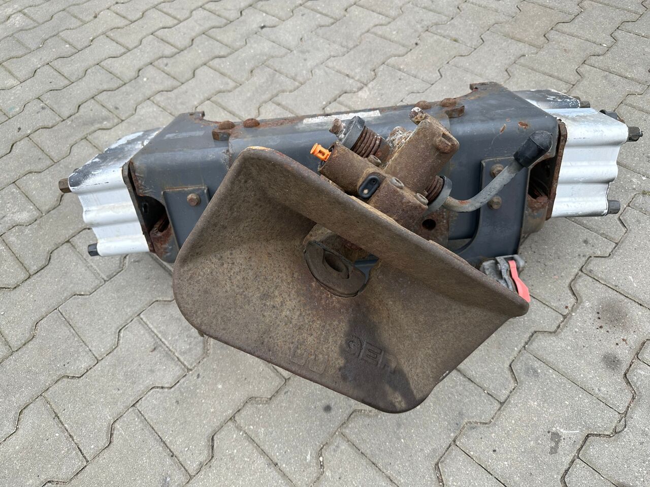 ROCKINGER BELKA ZACZEP HAK ROCKINGER 400G150 KOMPLET RENAULT VOLVO - Рама/ Шасси для Грузовиков: фото 4 ROCKINGER BELKA ZACZEP HAK ROCKINGER 400G150 KOMPLET RENAULT VOLVO - Рама/ Шасси для Грузовиков: фото 4