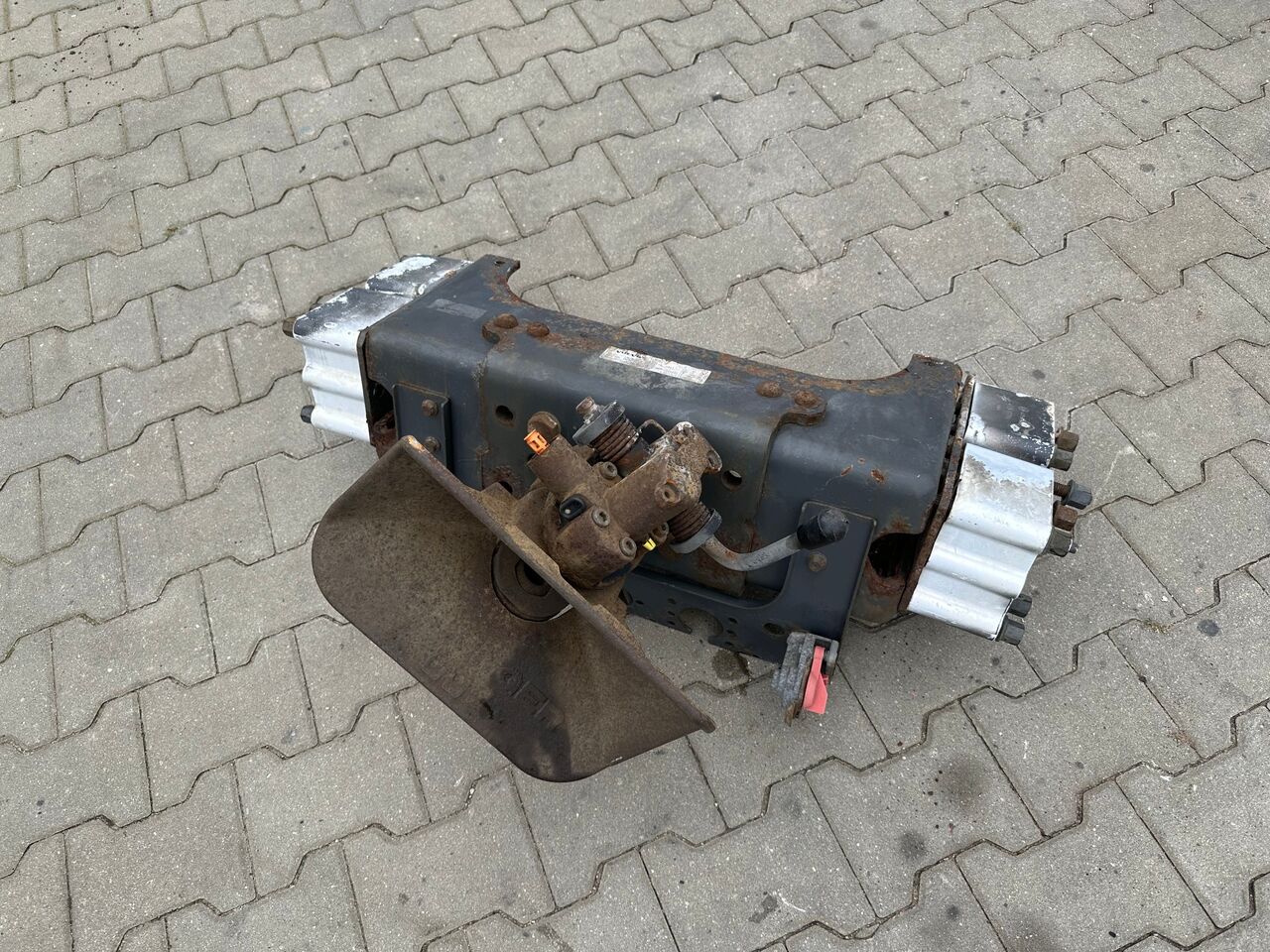 ROCKINGER BELKA ZACZEP HAK ROCKINGER 400G150 KOMPLET RENAULT VOLVO - Рама/ Шасси для Грузовиков: фото 1 ROCKINGER BELKA ZACZEP HAK ROCKINGER 400G150 KOMPLET RENAULT VOLVO - Рама/ Шасси для Грузовиков: фото 1