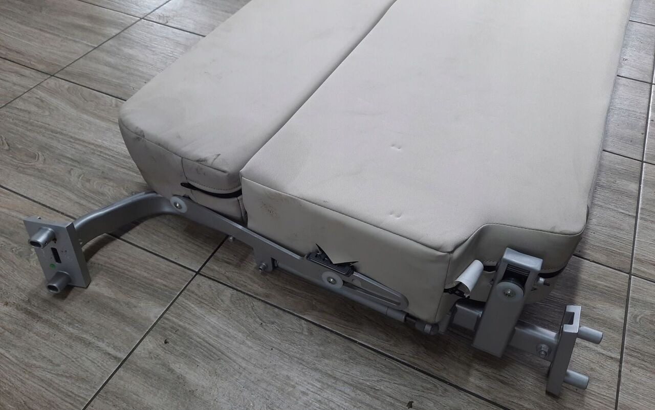 Renault ŁÓŻKO GÓRNE LEŻANKA RENAULT GAMA T RANGE - Сиденье для Грузовиков: фото 4 Renault ŁÓŻKO GÓRNE LEŻANKA RENAULT GAMA T RANGE - Сиденье для Грузовиков: фото 4