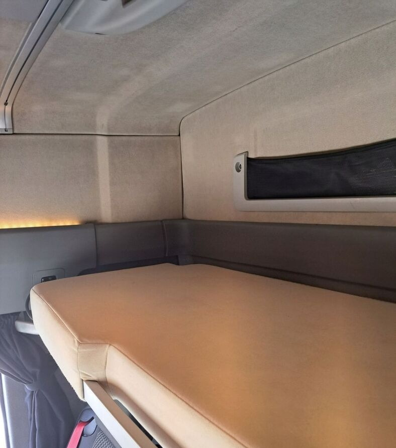 Renault ŁÓŻKO GÓRNE LEŻANKA RENAULT GAMA T RANGE - Сиденье для Грузовиков: фото 2 Renault ŁÓŻKO GÓRNE LEŻANKA RENAULT GAMA T RANGE - Сиденье для Грузовиков: фото 2