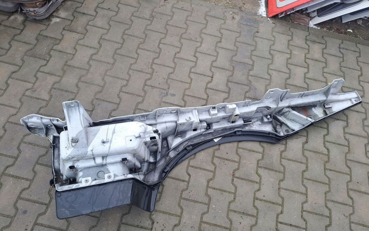 Renault STOPNICA GÓRNA STOPIEŃ PRAWY RENAULT GAMA T RANGE - Боковая подножка для Грузовиков: фото 2 Renault STOPNICA GÓRNA STOPIEŃ PRAWY RENAULT GAMA T RANGE - Боковая подножка для Грузовиков: фото 2