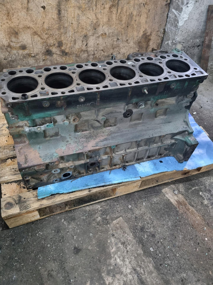 VOLVO BLOK SILNIKA GOŁY SŁUPEK VOLVO FL FE RENAULT PREMIUM MIDLUM DXI 7 D7F - Блок цилиндров для Грузовиков: фото 1 VOLVO BLOK SILNIKA GOŁY SŁUPEK VOLVO FL FE RENAULT PREMIUM MIDLUM DXI 7 D7F - Блок цилиндров для Грузовиков: фото 1