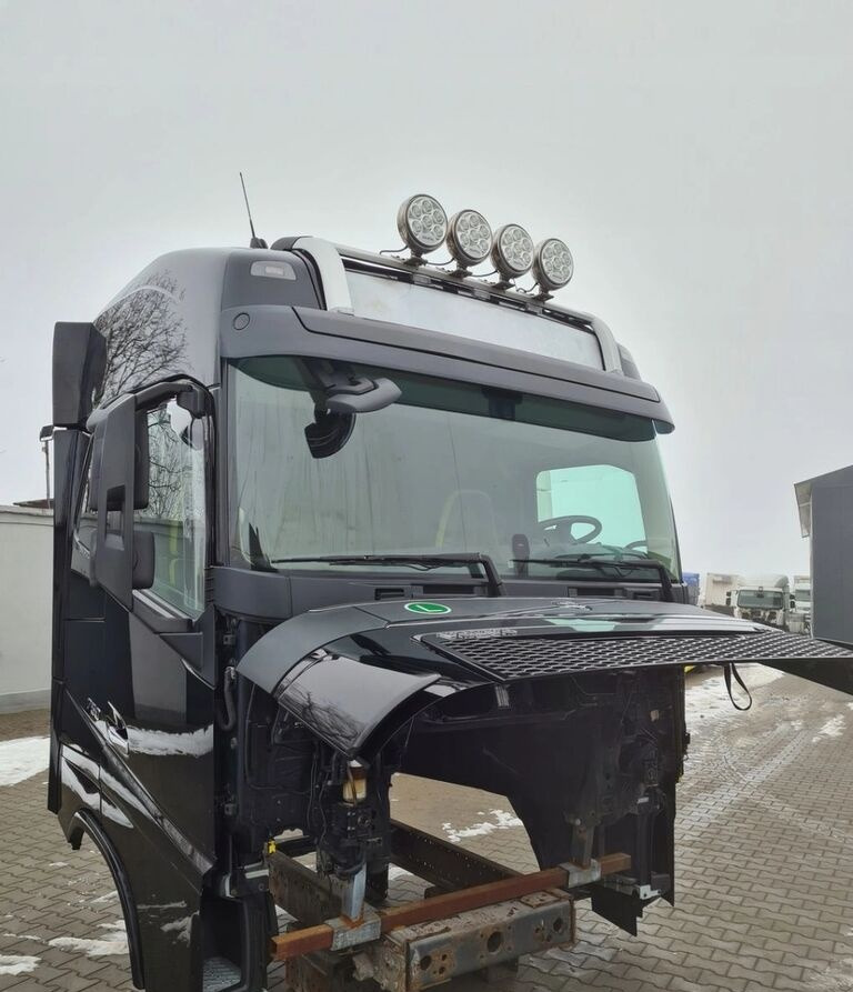 VOLVO KABINA KOMPLETNA VOLVO FH 16 750 EURO 6 GLOBETROTTER 2018 ROK - Кабина для Грузовиков: фото 2 VOLVO KABINA KOMPLETNA VOLVO FH 16 750 EURO 6 GLOBETROTTER 2018 ROK - Кабина для Грузовиков: фото 2