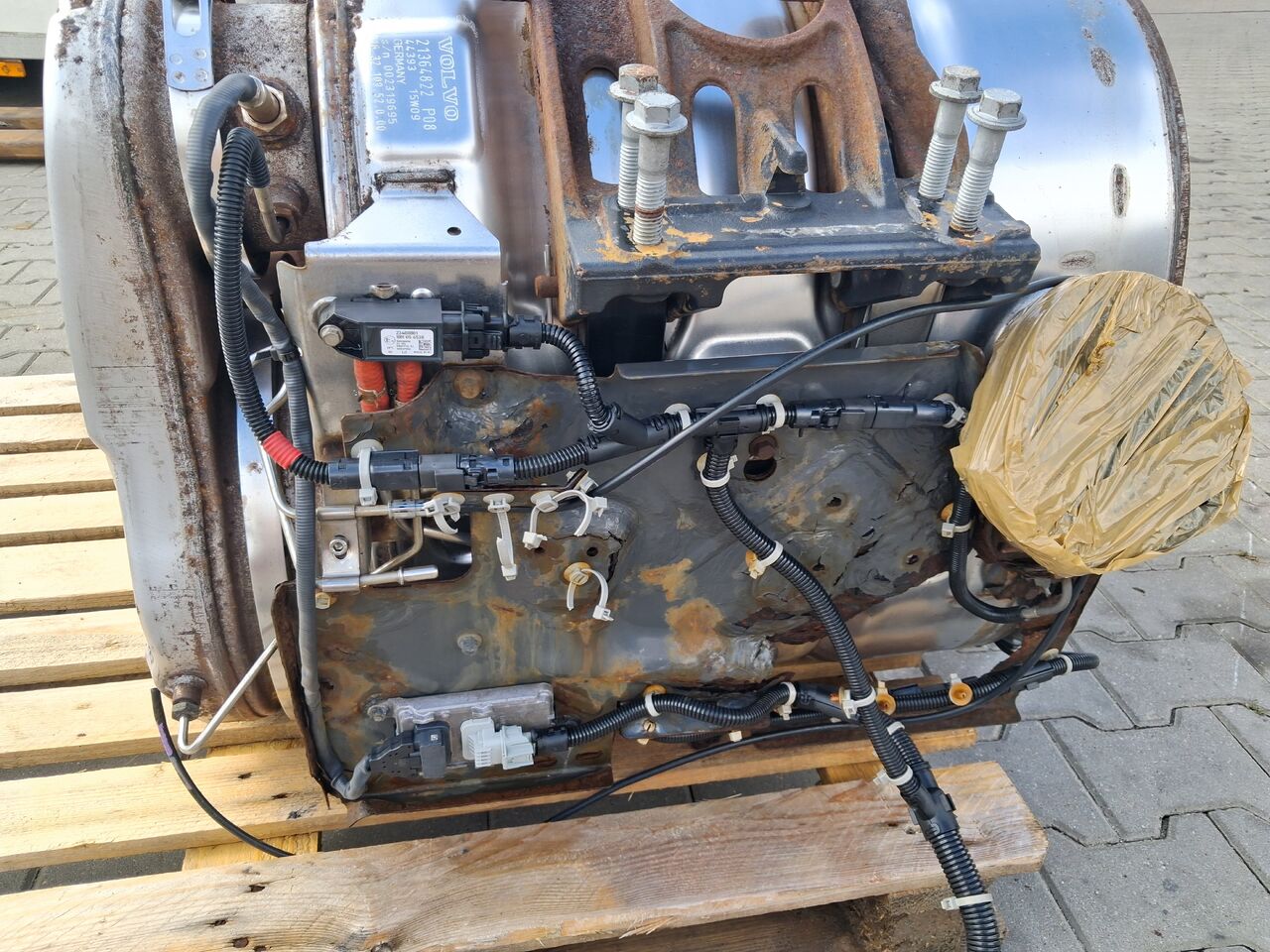VOLVO KATALIZATOR TŁUMIK DPF FILTR KOMPLETNY RENAULT GAMA T RANGE VOLVO FH 4 FM 4 - Катализатор для Грузовиков: фото 3 VOLVO KATALIZATOR TŁUMIK DPF FILTR KOMPLETNY RENAULT GAMA T RANGE VOLVO FH 4 FM 4 - Катализатор для Грузовиков: фото 3