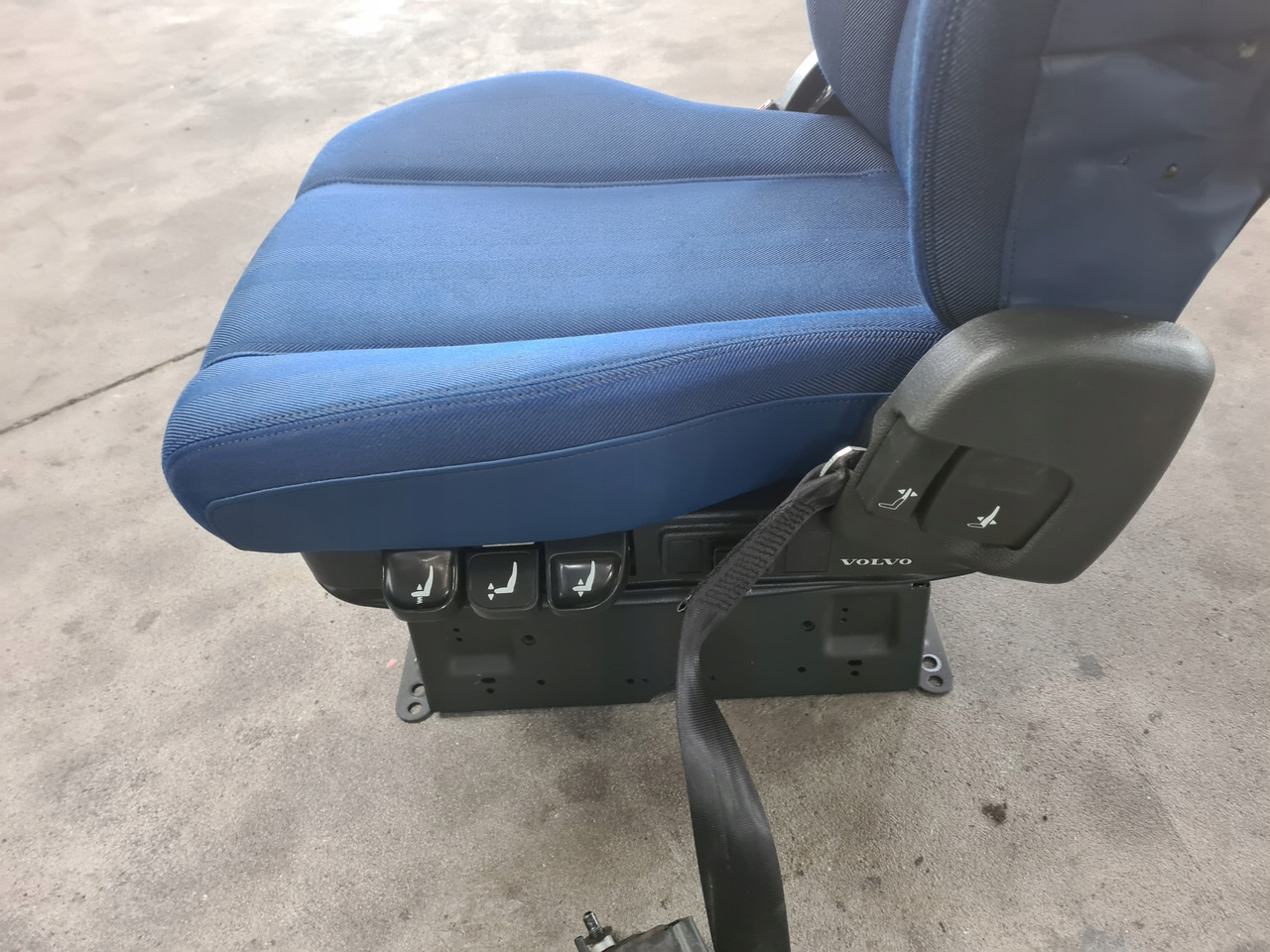 VOLVO PNEUMATYCZNY KIEROWCY - Сиденье: фото 2 VOLVO PNEUMATYCZNY KIEROWCY - Сиденье: фото 2