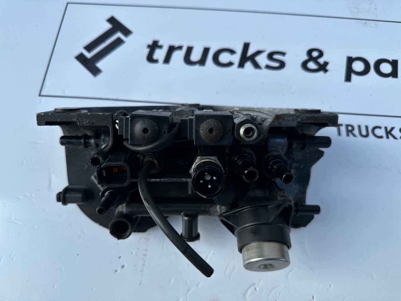 VOLVO PODSTAWA FILTRÓW PALIWA RENAULT GAMA T C K RANGE VOLVO FH 4 FM 4 23099635 - Двигатель и запчасти для Грузовиков: фото 4 VOLVO PODSTAWA FILTRÓW PALIWA RENAULT GAMA T C K RANGE VOLVO FH 4 FM 4 23099635 - Двигатель и запчасти для Грузовиков: фото 4