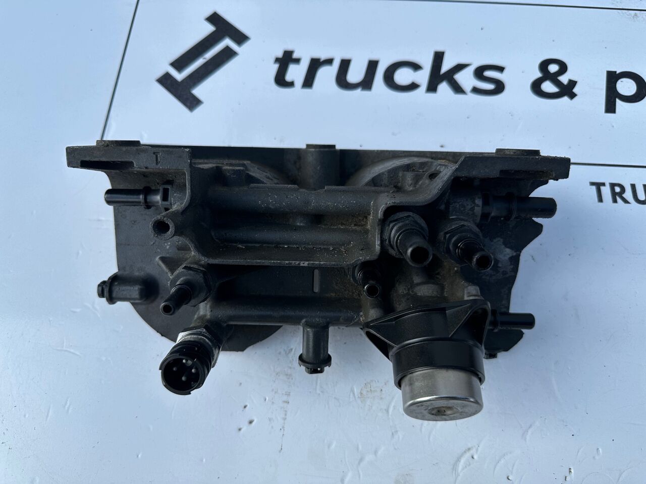 VOLVO PODSTAWA FILTRÓW PALIWA RENAULT GAMA T C K RANGE VOLVO FH 4 FM 4 23874821 - Двигатель и запчасти для Грузовиков: фото 4 VOLVO PODSTAWA FILTRÓW PALIWA RENAULT GAMA T C K RANGE VOLVO FH 4 FM 4 23874821 - Двигатель и запчасти для Грузовиков: фото 4