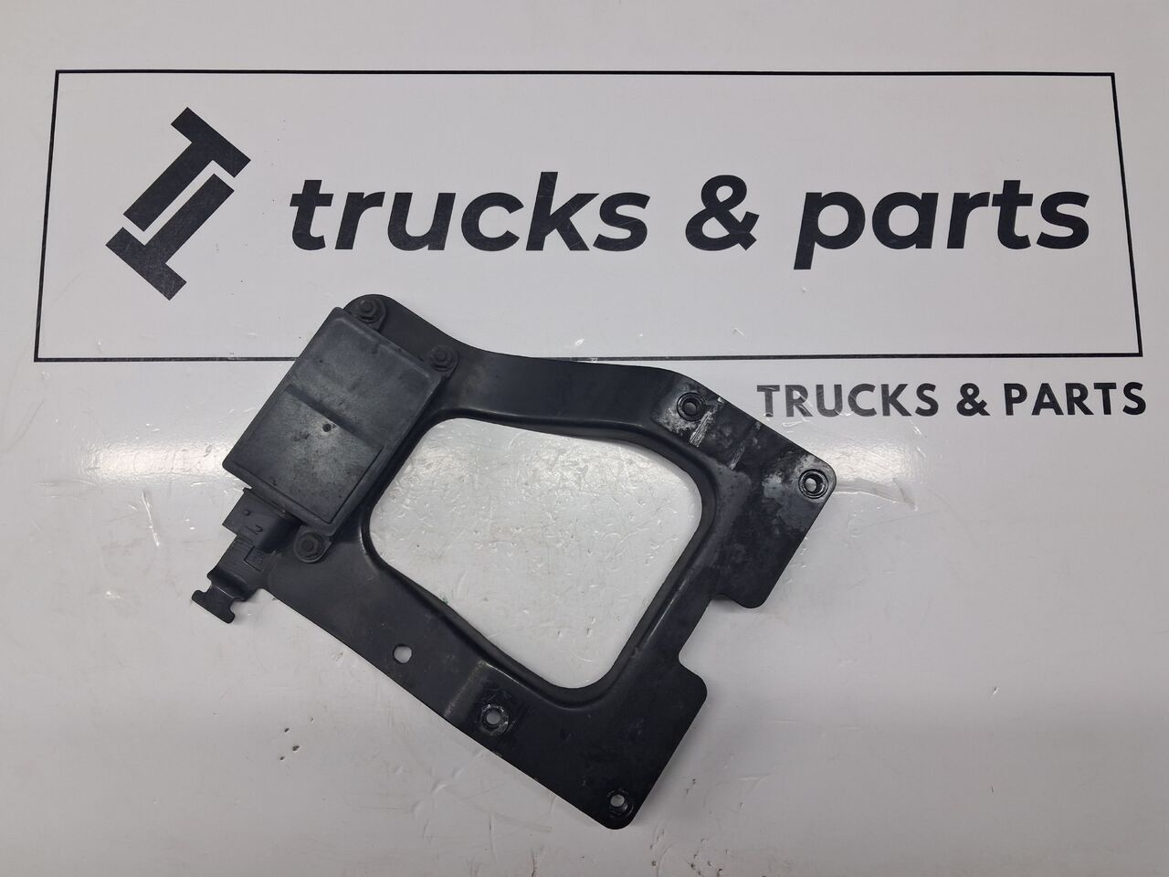 VOLVO RADAR DISTRONIK CZUJNIK MOCOWANIE RENAULT GAMA T C K RANGE VOLVO FH 4 FM 4 FH 5 - Электрическая система для Грузовиков: фото 1 VOLVO RADAR DISTRONIK CZUJNIK MOCOWANIE RENAULT GAMA T C K RANGE VOLVO FH 4 FM 4 FH 5 - Электрическая система для Грузовиков: фото 1