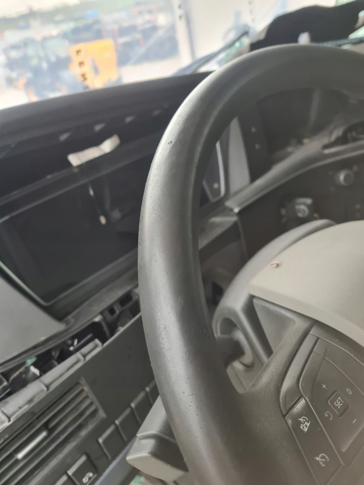 VOLVO WIELOFUNKCYJNA KOMPLETNA - Рулевое колесо для Грузовиков: фото 4 VOLVO WIELOFUNKCYJNA KOMPLETNA - Рулевое колесо для Грузовиков: фото 4