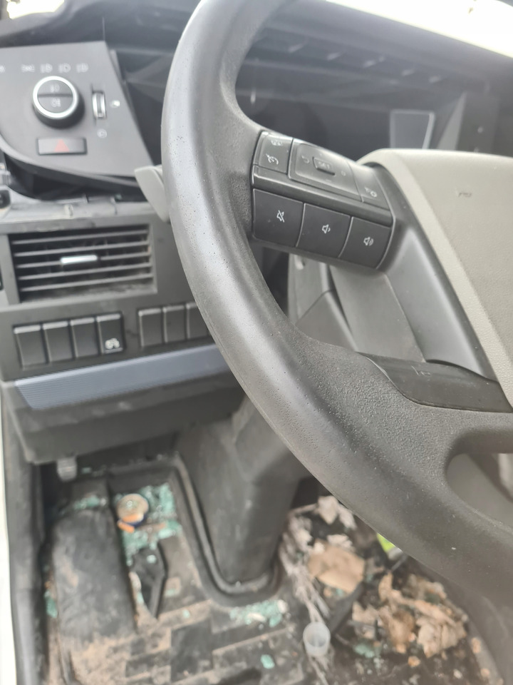VOLVO WIELOFUNKCYJNA KOMPLETNA - Рулевое колесо для Грузовиков: фото 5 VOLVO WIELOFUNKCYJNA KOMPLETNA - Рулевое колесо для Грузовиков: фото 5