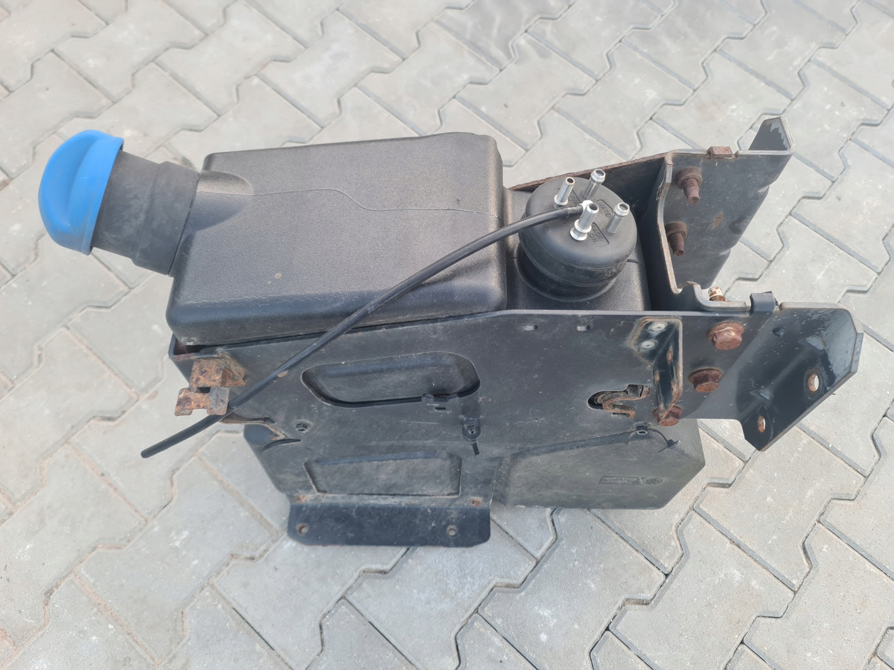 VOLVO ZBIORNIK ADBLUE RENAULT MIDLUM PREMIUM DXI 5 7 VOLVO FL FE - Бак для AdBlue для Грузовиков: фото 2 VOLVO ZBIORNIK ADBLUE RENAULT MIDLUM PREMIUM DXI 5 7 VOLVO FL FE - Бак для AdBlue для Грузовиков: фото 2