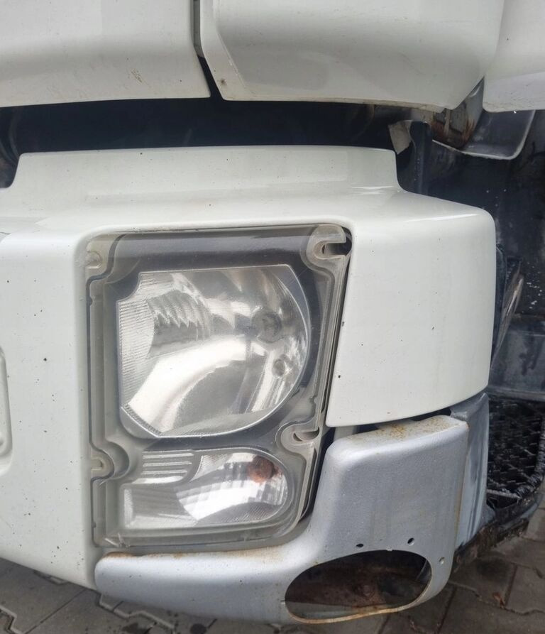 Volvo KOMPLETNY Z LAMPAMI BELKA STOPNIE Volvo FL EURO 5 - Бампер для Грузовиков: фото 1 Volvo KOMPLETNY Z LAMPAMI BELKA STOPNIE Volvo FL EURO 5 - Бампер для Грузовиков: фото 1
