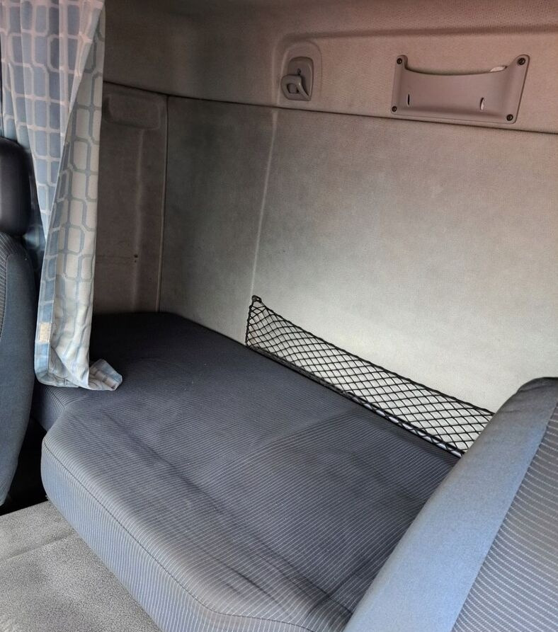 Volvo ŁÓŻKO DOLNE MATERAC STELAŻ VOLVO FE KOMPLETNE - Сиденье для Грузовиков: фото 1 Volvo ŁÓŻKO DOLNE MATERAC STELAŻ VOLVO FE KOMPLETNE - Сиденье для Грузовиков: фото 1
