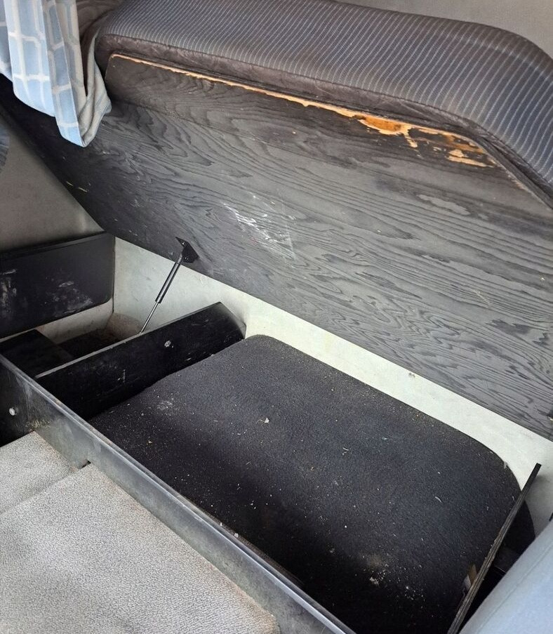 Volvo ŁÓŻKO DOLNE MATERAC STELAŻ VOLVO FE KOMPLETNE - Сиденье для Грузовиков: фото 3 Volvo ŁÓŻKO DOLNE MATERAC STELAŻ VOLVO FE KOMPLETNE - Сиденье для Грузовиков: фото 3
