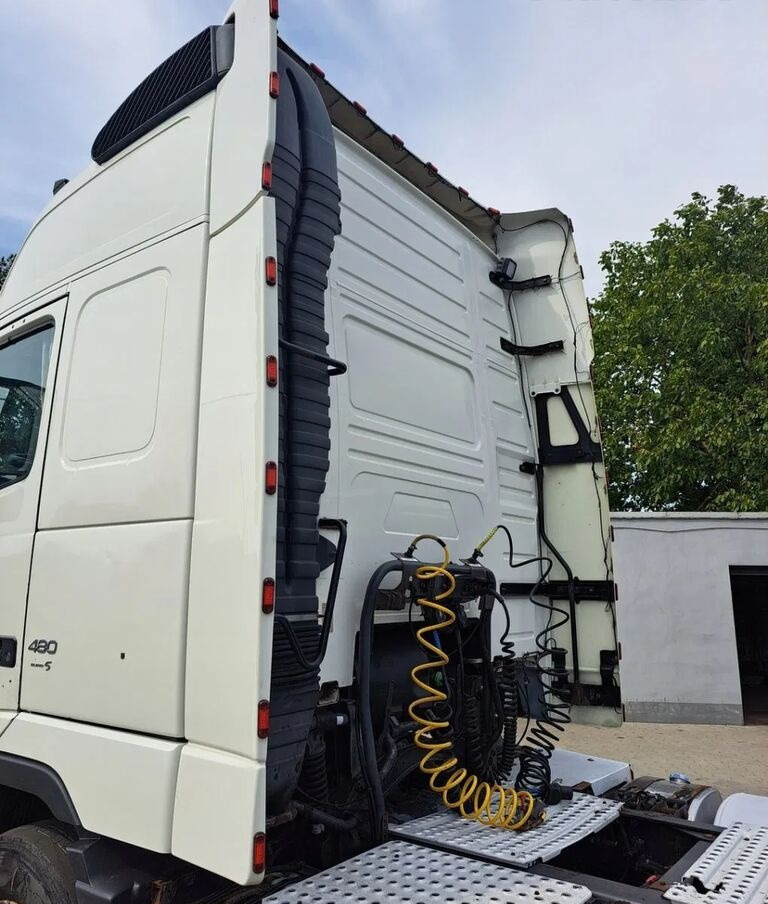 Volvo Y OWIEWKI KABINY KOMPLET FH 12 13 XL ORYGINAŁ Volvo - Аэродинамика/ Спойлеры для Грузовиков: фото 5 Volvo Y OWIEWKI KABINY KOMPLET FH 12 13 XL ORYGINAŁ Volvo - Аэродинамика/ Спойлеры для Грузовиков: фото 5