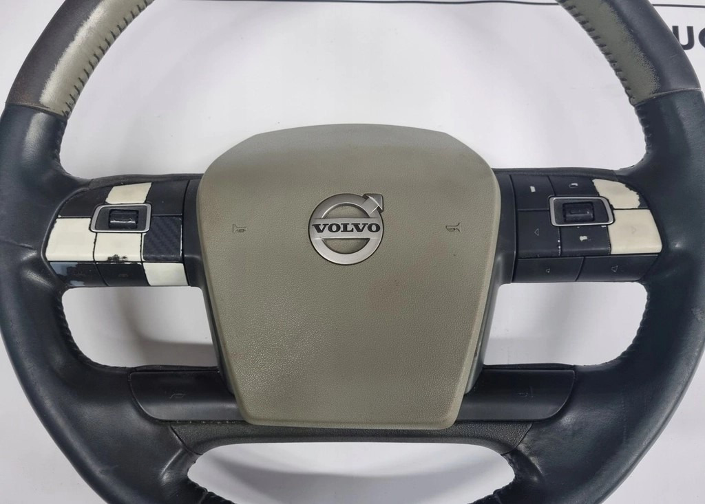 WIELOFUNKCYJNA VOLVO FH 4 FM 4 FMX - Рулевое колесо: фото 3 WIELOFUNKCYJNA VOLVO FH 4 FM 4 FMX - Рулевое колесо: фото 3