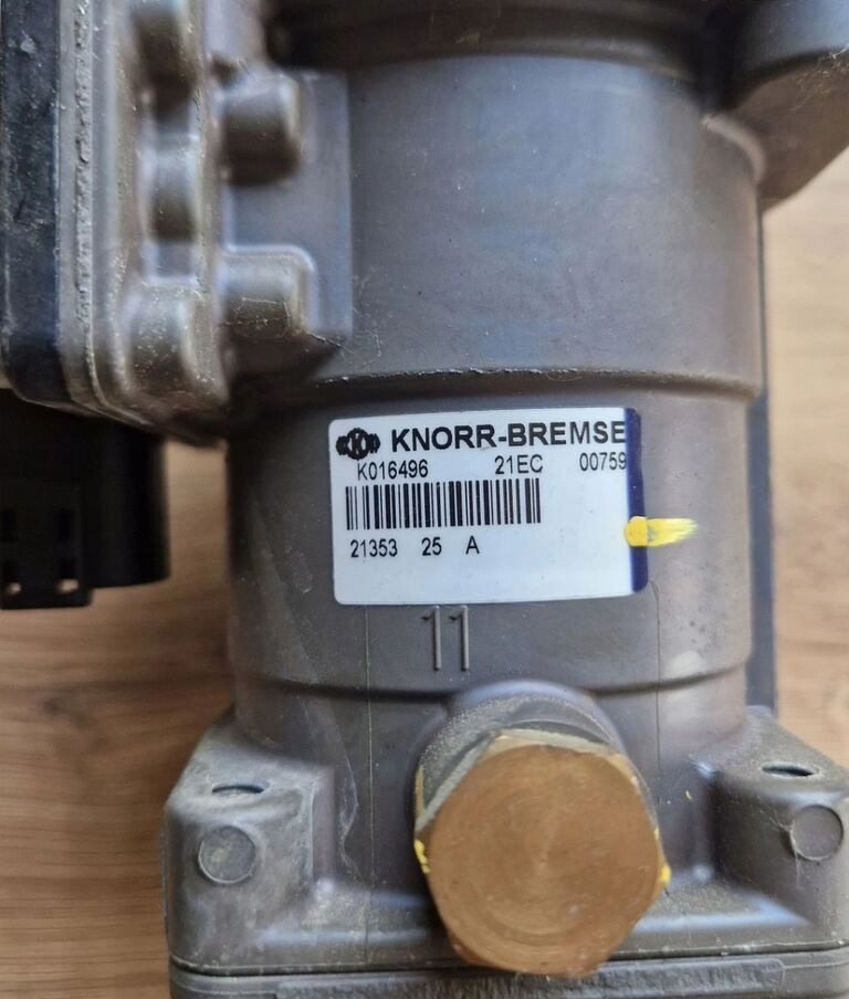 ZAWÓR GŁÓWNY HAMULCOWY POD PEDAŁ FORD F-MAX CARGO EURO 6 | ID: 6125030914 Ford F-MAX CARGO - Детали тормозной системы для Грузовиков: фото 2 ZAWÓR GŁÓWNY HAMULCOWY POD PEDAŁ FORD F-MAX CARGO EURO 6 | ID: 6125030914 Ford F-MAX CARGO - Детали тормозной системы для Грузовиков: фото 2