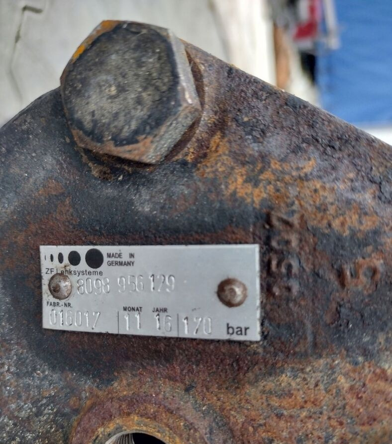 ZF KOLUMNA KIEROWNICZA OSI SKRĘTNEJ VOLVO FH FM 6X2 - Рулевой механизм для Грузовиков: фото 2 ZF KOLUMNA KIEROWNICZA OSI SKRĘTNEJ VOLVO FH FM 6X2 - Рулевой механизм для Грузовиков: фото 2