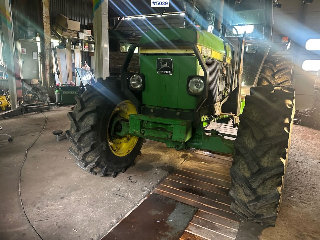 1987 John Deere 2850 Synchron w/ front loader - Трактор: фото 2 1987 John Deere 2850 Synchron w/ front loader - Трактор: фото 2