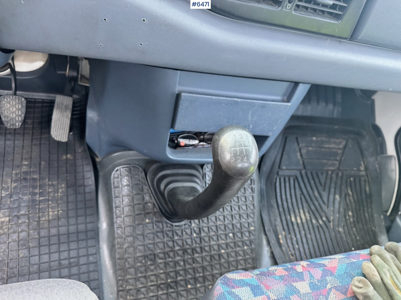 Малотоннажный бортовой грузовик 1996 Mercedes 412D Flatbed truck w/ Rear-mounted crane.: фото 17