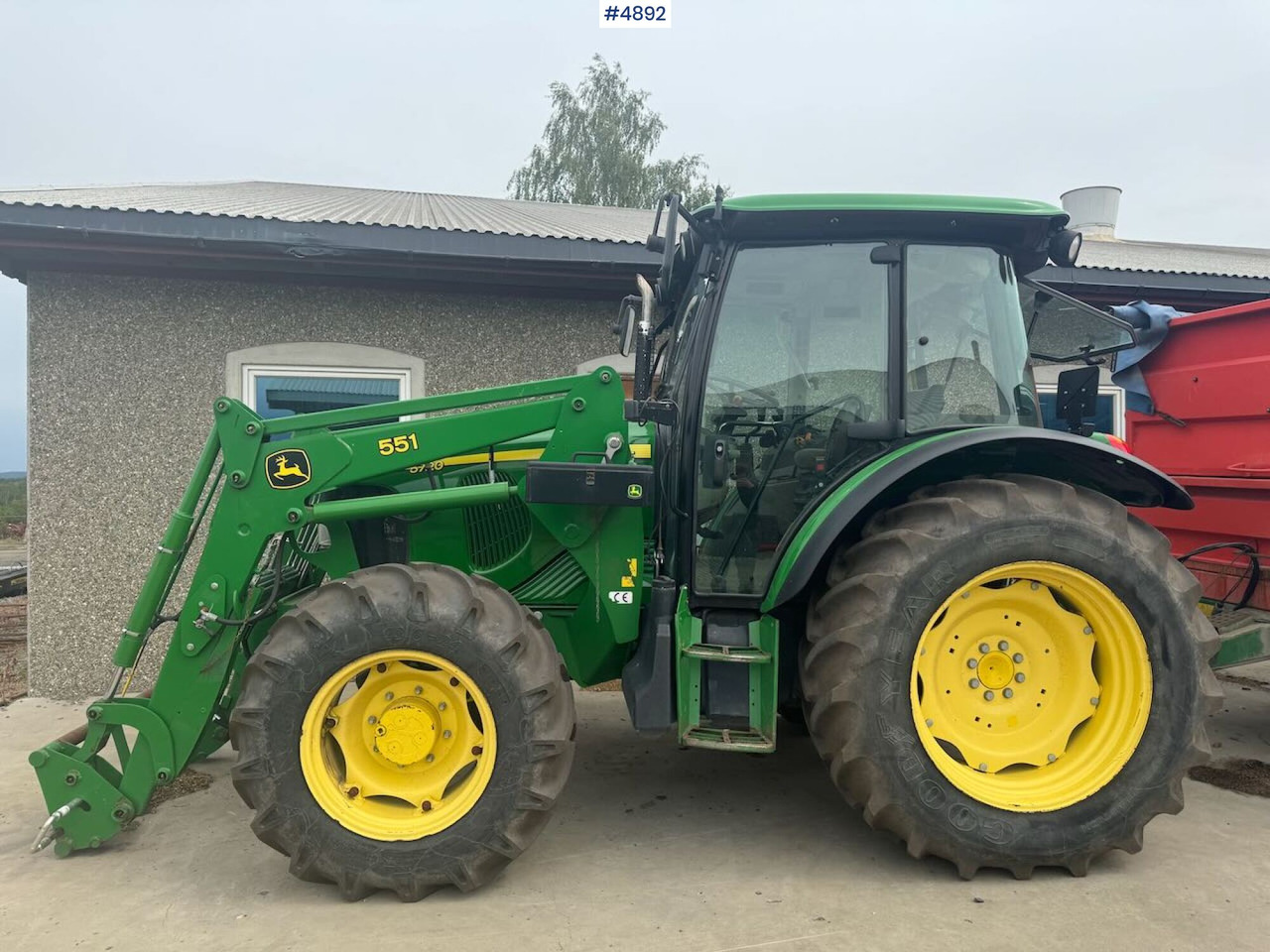 2004 John Deere 5720 4x4 w/ front loader - Трактор: фото 2 2004 John Deere 5720 4x4 w/ front loader - Трактор: фото 2