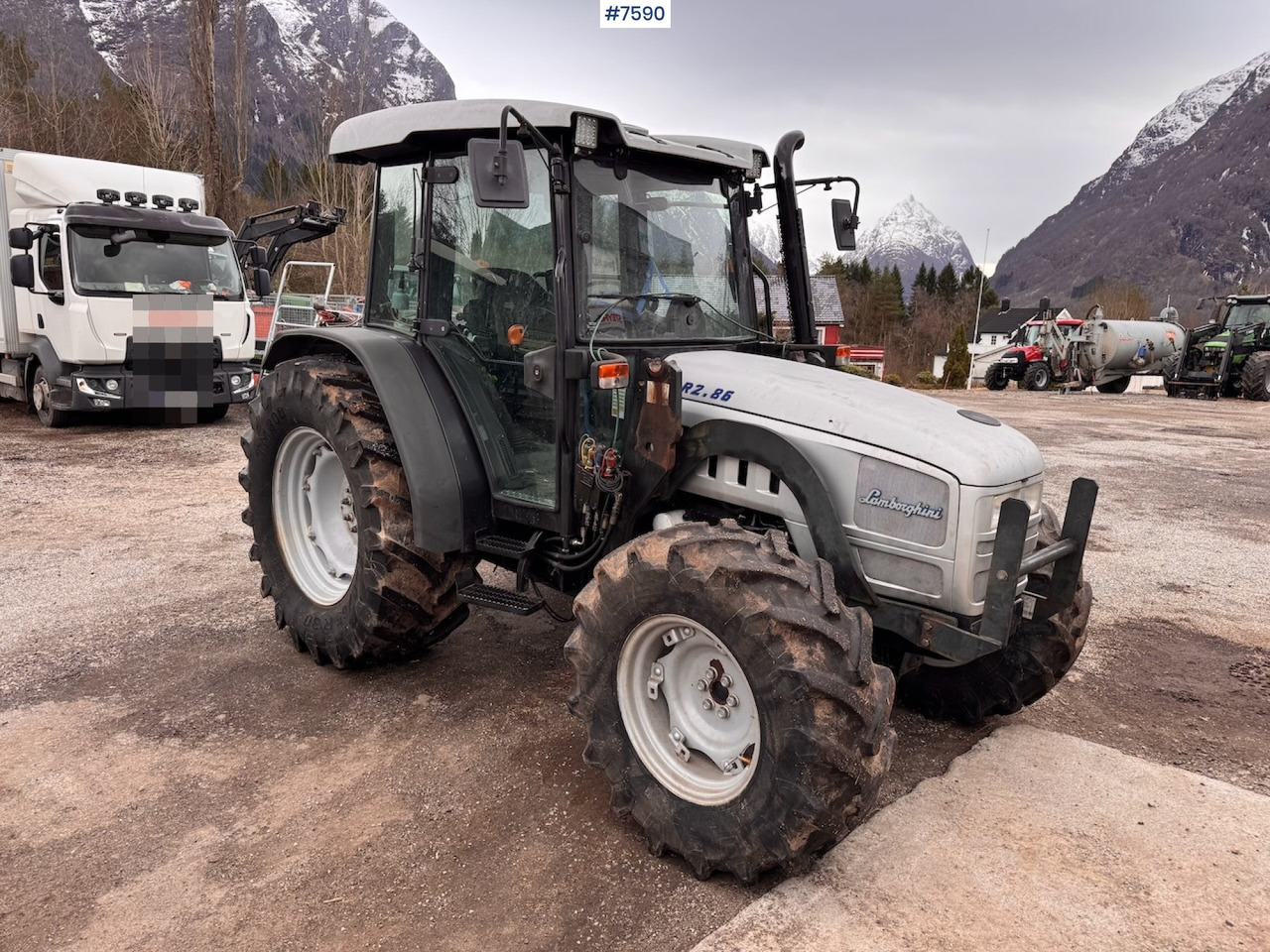 2006 Lamborghini R2.86 w/ front loader. - Трактор: фото 4 2006 Lamborghini R2.86 w/ front loader. - Трактор: фото 4