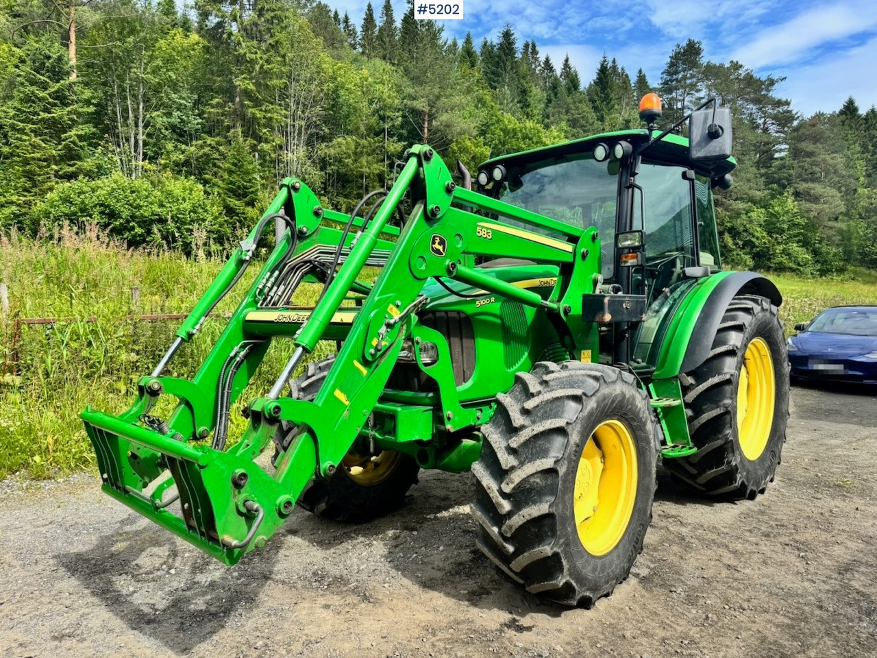 2011 John Deere 5100R 4x4 w/ Front loader and bucket. 2730 hours! - Трактор: фото 1 2011 John Deere 5100R 4x4 w/ Front loader and bucket. 2730 hours! - Трактор: фото 1